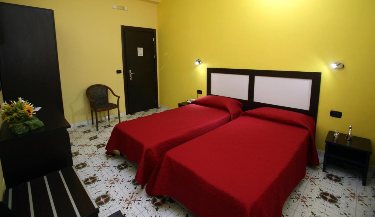 Hotel Del Sole ปอมเปอี ภายนอก รูปภาพ