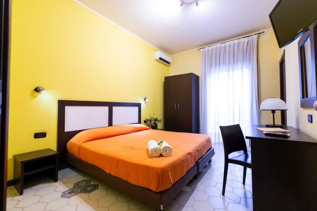 Hotel Del Sole ปอมเปอี ภายนอก รูปภาพ